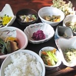 裏五頭山荘 - 山菜定食