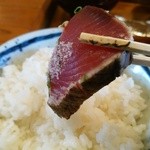 鰹乃国のめし家 萬や - 一切れ分けてもらいました。