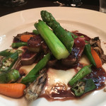 ビストロ アンカシェット - 子羊のクラシタのロッシーニ フォアグラ添え