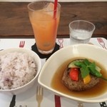 カフェ ニコ - 豆腐と季節の野菜ハンバーグ 　