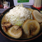 ハングリーピッグ - 味噌ラーメン（中）800円・肉増し150円（2015/10）