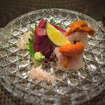 りょうり屋 くどう - お造り（伝助穴子の炙り、はまち、鱧の雲丹のっけ）