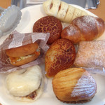 이사브로우세이 빵 모로도미점