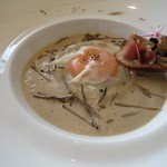 CROWN - 色々な茸のポワレ タルティーヌ、モワルー 卵黄のラビオリ