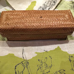 さ行 - お弁当箱のような八寸。風呂敷は鳥獣戯画柄！