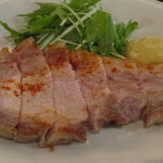 キールズ・バーハウス アオバダイ - 自家製ロースハムのステーキ　900円