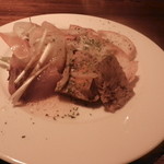 ビストロ酒場 ｌａｃ - レバーパテ＆サーモン（バケット付き）のカルパッチョ風マリネ