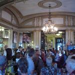 Gran Caffè Gambrinus - クルーズ客で一杯の店内