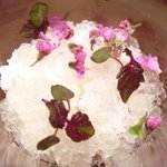 ル スプートニク - ランチコース 7128円 の葡萄のパルフェ 紫蘇のグラニテ 葡萄のジュレ 巨峰 シャインマスカット ピオーネ ヨーグルトのアイス