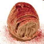 ル スプートニク - ランチコース 7128円 のカシスムース、ミルクアイス、メレンゲのカシスモンブラン カシスパウダー掛け