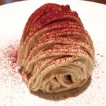 ル スプートニク - ランチコース 7128円 のカシスムース、ミルクアイス、メレンゲのカシスモンブラン カシスパウダー掛け