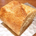 ル スプートニク - ランチコース 7128円 のパン