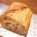 ル スプートニク - ランチコース 7128円 のパン