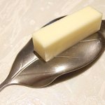 ル スプートニク - ランチコース 7128円 のバター