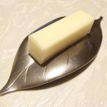 ル スプートニク - ランチコース 7128円 のバター