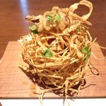 ル スプートニク - ランチコース 7128円 の鳥の巣状の牛蒡のフリット 稚鮎のフリットのせ