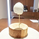 ル スプートニク - ランチコース 7128円 の帆立と蕪、蕪とライムの泡包み 柑橘のアクセント