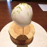 ル スプートニク - ランチコース 7128円 の帆立と蕪、蕪とライムの泡包み 柑橘のアクセント