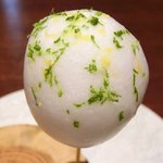 ル スプートニク - ランチコース 7128円 の帆立と蕪、蕪とライムの泡包み 柑橘のアクセント