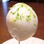 ル スプートニク - ランチコース 7128円 の帆立と蕪、蕪とライムの泡包み 柑橘のアクセント