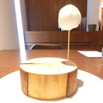 ル スプートニク - ランチコース 7128円 の帆立と蕪、蕪とライムの泡包み 柑橘のアクセント