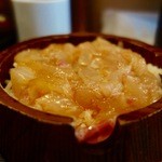 どんと屋 - 鯛まぶし定食(限定10食・1000円)・絶妙なタレにつけた、鯛の刺身がビッシリ。