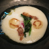 ラ・ボンヌターブル - 時季の野菜の一品　玉葱のスープ　ベーコンとニョッキのロースト