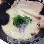 肉入り鶏白湯ラーメン(950円）