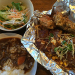 南風亭 - 120㌘のbeefステーキ ＋ 唐揚げ ２個                  
                  ¥900 [税込み]