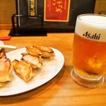 元祖ぎょうざ苑 - 餃子にはビールよねぇ