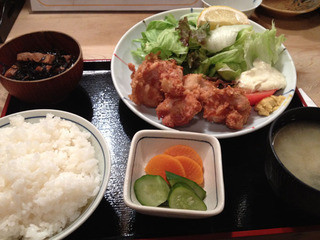Kabuyama - から揚げ定食。