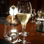 秋田牛鉄板焼 銀座五明 - 乾杯のシャンパン