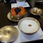 놋그릇 가지런히 - 