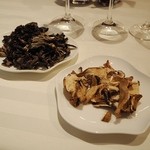 ラ ターブル ドゥ ジョエル・ロブション - セップ茸とトランペットの見比べ。