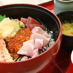 Binsan Toriichi Uoichi - 海鮮ちらし（ご飯大盛）