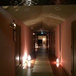 悠林館 - 宿の廊下は雰囲気ある空間です。