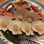 ホタテとカニです。