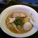 麺屋 號tetu - 濃厚鶏SOBA 醤油 煮卵をつけました。