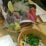 タカマル鮮魚店 - カワハギは肝正油で、アジはまだ動いてました！
      ( ; ゜Д゜)