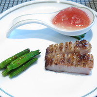 中国飯店 琥珀宮 - 前菜の盛合せ　豚トロ　金針菜　トマト