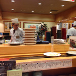 Kaitensushi Katsuissen - 店内