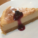 パパス キッチン - 料理写真:甘さ控えめのレアチーズケーキ