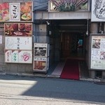 玄龍 盛岡店 - テナントビルの入口
