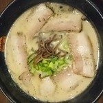 博多豚骨ラーメンまるせん - チャーシュー麺しろ