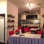 Shima Itarian Iyu - 落ち着いた店内、夫婦でやってるのかな