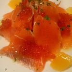 モリモト - 清里ベニマスと人参、オレンジのサラダ　いくらのせ
