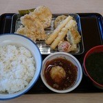 天丼・天ぷら本舗 さん天 - Wチーズ鶏天ぷら定食　690円