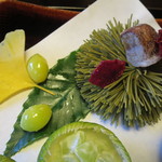 つる幸 - 銀杏、栗の渋皮煮　いがに見立てた部分も食べられます