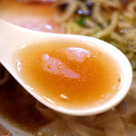 自然派ラーメン 神楽 - 神楽そば（１０５０円）スープ