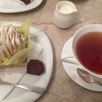 ニコラス洋菓子店 - モンブランと紅茶